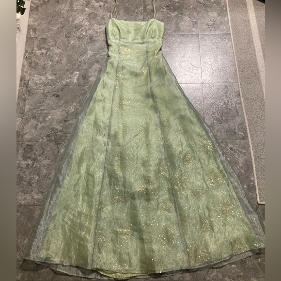 Prom Dress - Picture 2 of 10